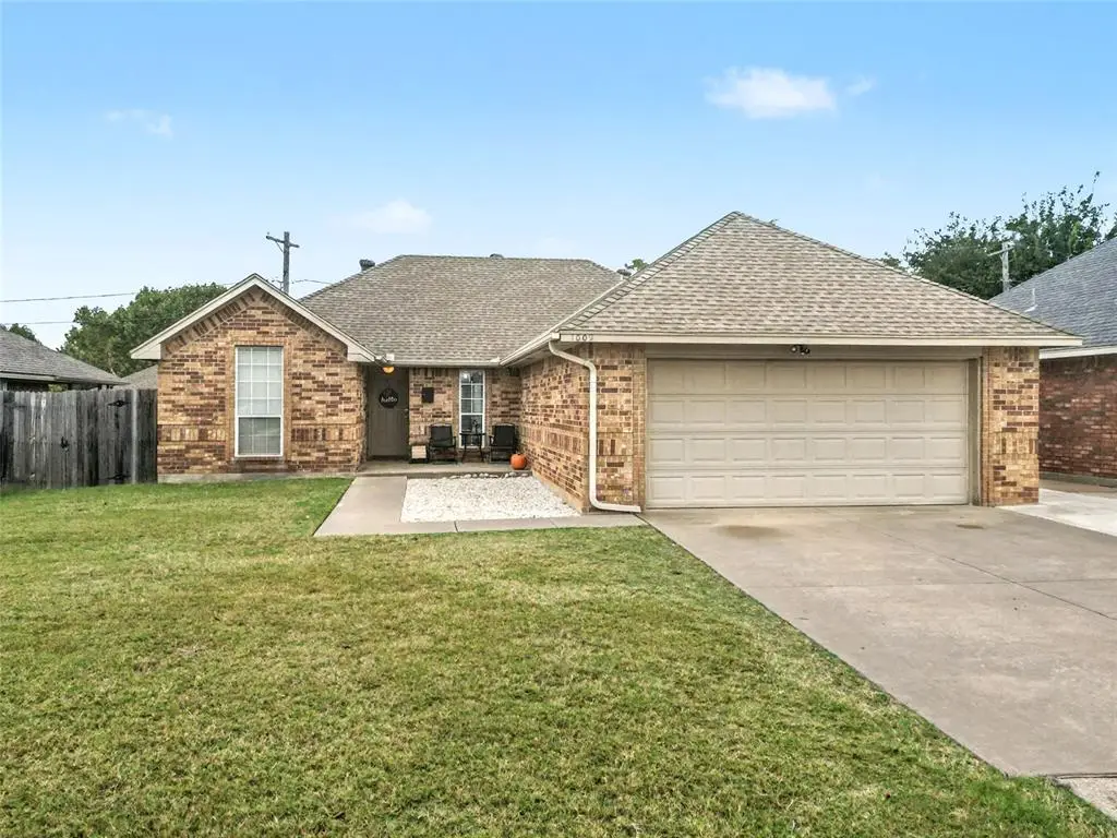 1009 Lawton, Moore, OK 73160 - #1