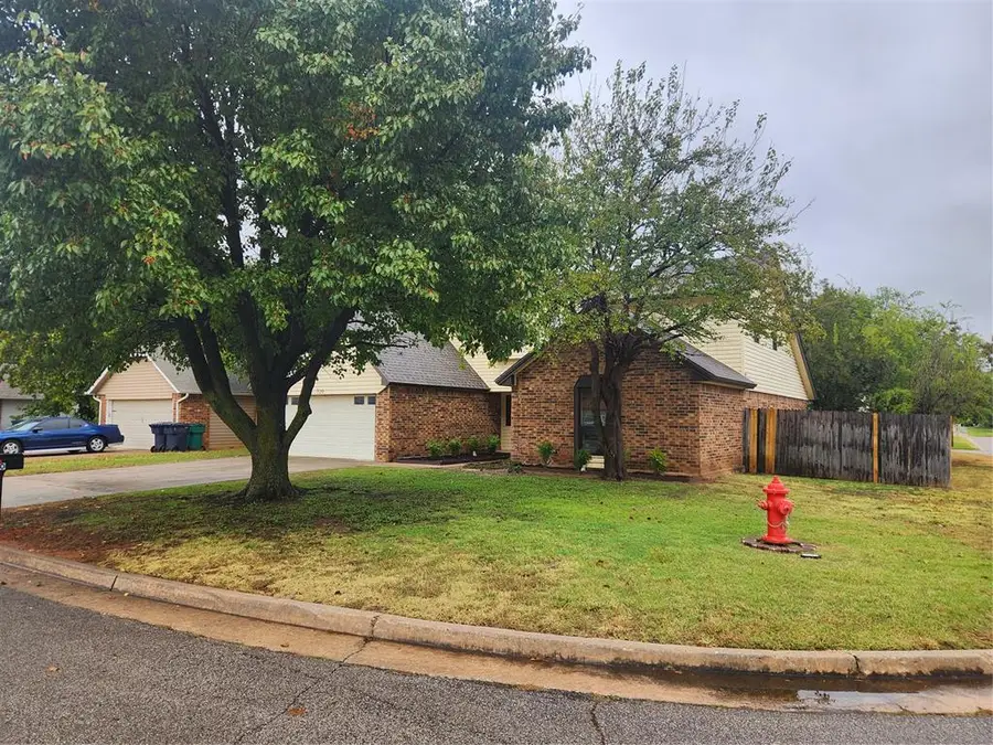 720 Sage Brush Road, Yukon, OK 73099 - #2