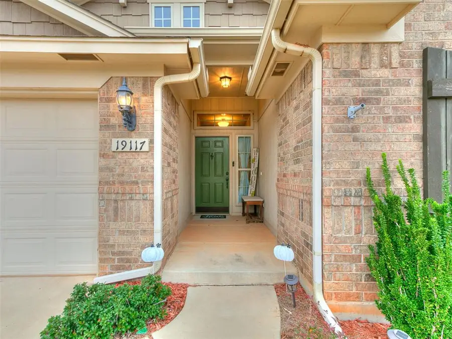 19117 Hecho Drive, Edmond, OK 73012 - Image #2