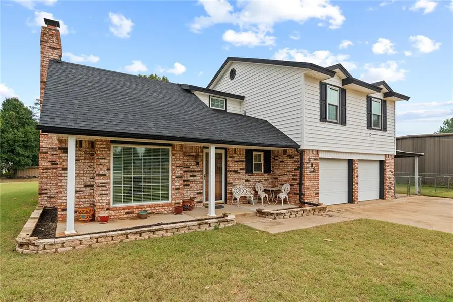 908 S Brookview Lane, Mustang, OK 73064 - Image #2