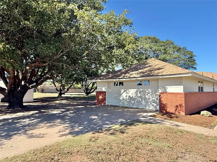 20403 E 1567 Road, Altus, OK 73521 - Image #2