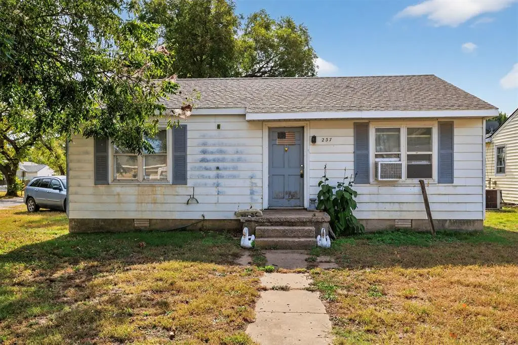237 Urbana Drive, Blackwell, OK 74631 - Image #1