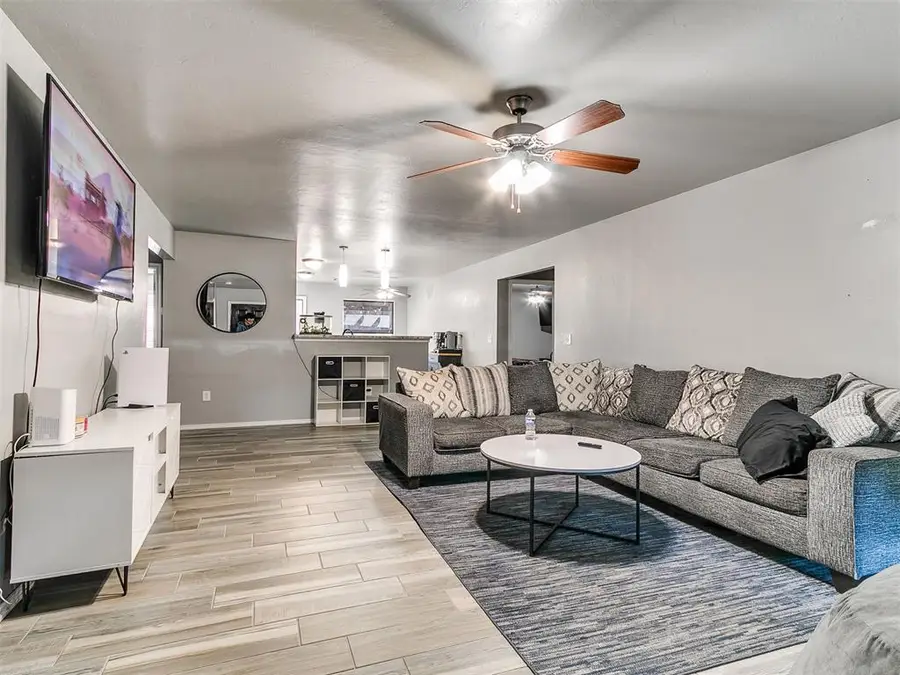 608 E Juniper Lane, Mustang, OK 73064 - Image #3