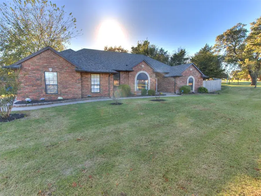 882 Oakley Drive, Blanchard, OK 73010 - Image #2