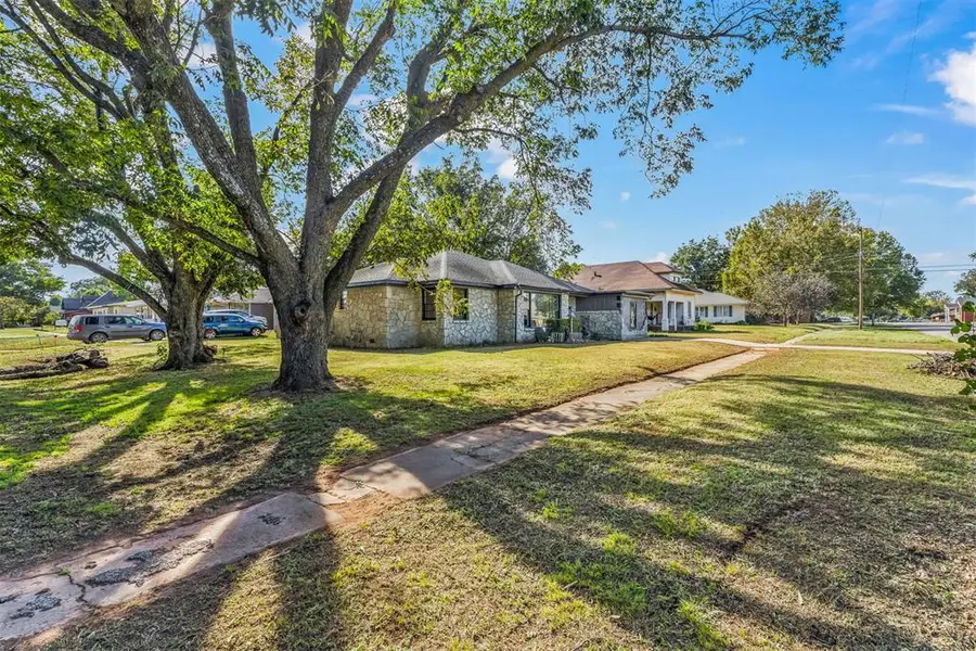 301 W Chickasaw Street, Lindsay, OK 73052 - Image #3