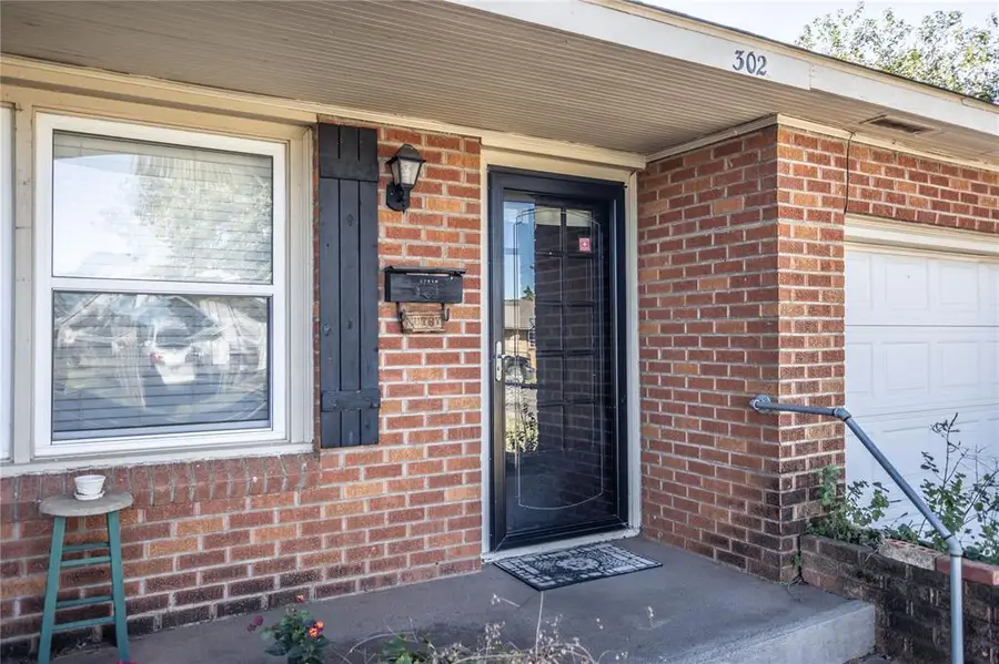 302 E Tom Stafford Street, Weatherford, OK 73096 - Image #2