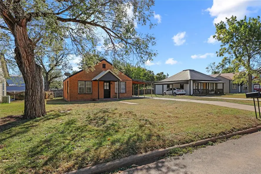 514 W Tom Stafford Street, Weatherford, OK 73096 - Image #2