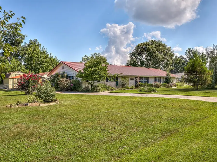 1305 SE 15th Street, Wagoner, OK 74467 - Image #3