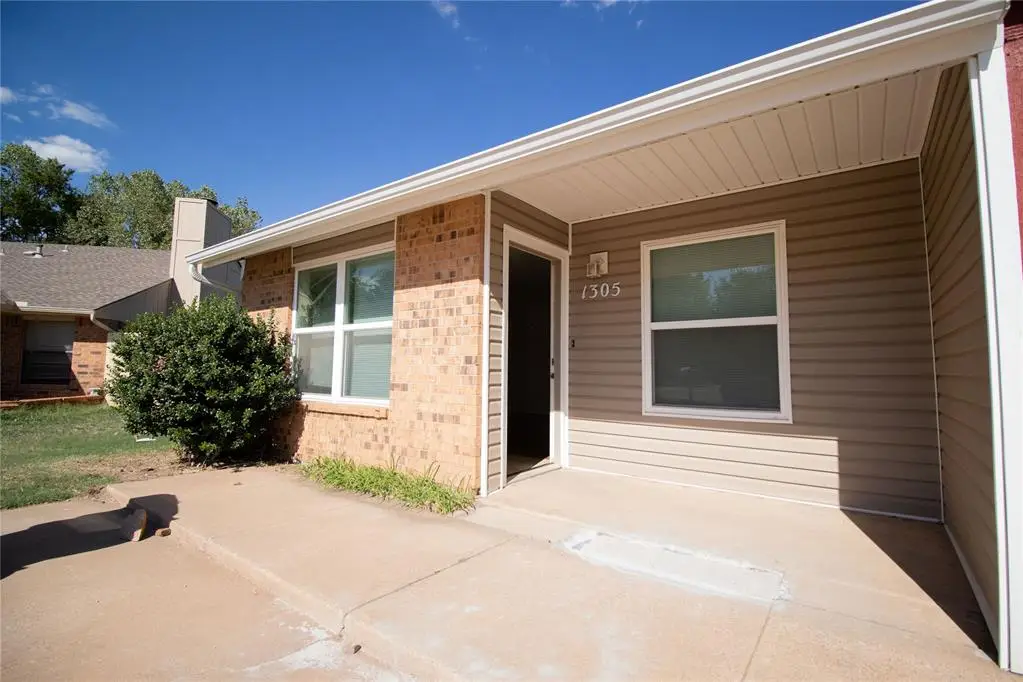 1305 Glen Oaks Court, Norman, OK 73071 - Image #1