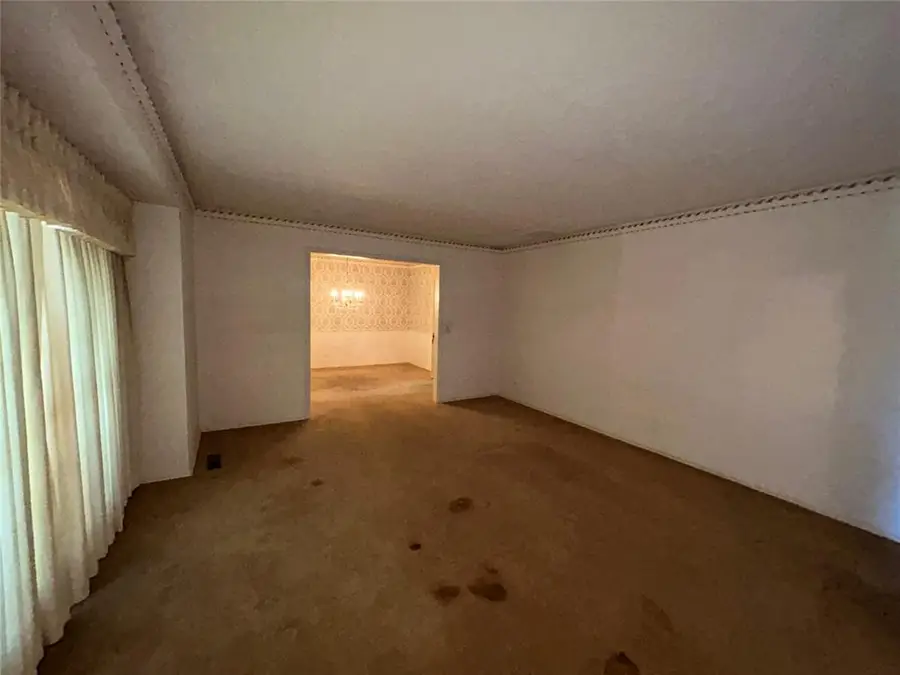 12104 Camelot Place, Oklahoma City, OK 73120 - Image #3