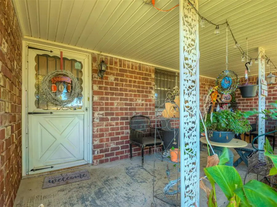 525 Brookside Terrace, Moore, OK 73160 - Image #3