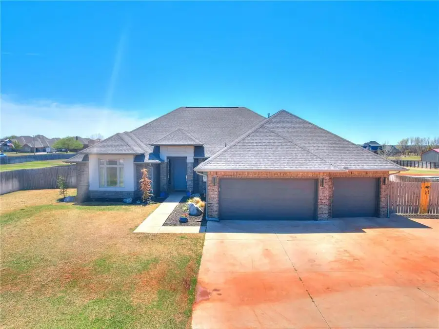 4740 Hillcrest Lane, Edmond, OK 73025 - Image #2