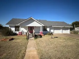 222 S 4th Street, Sentinel, OK 73664 - Image #1