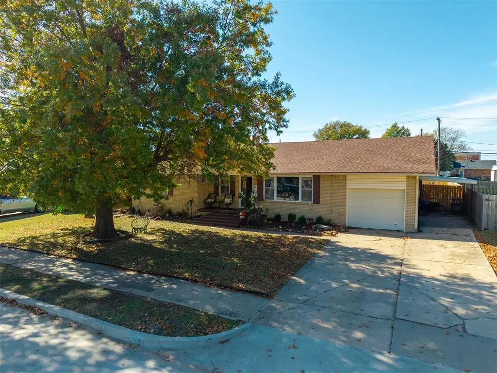 1209 Meadowbrook Lane, Prague, OK 74864 - Image #1