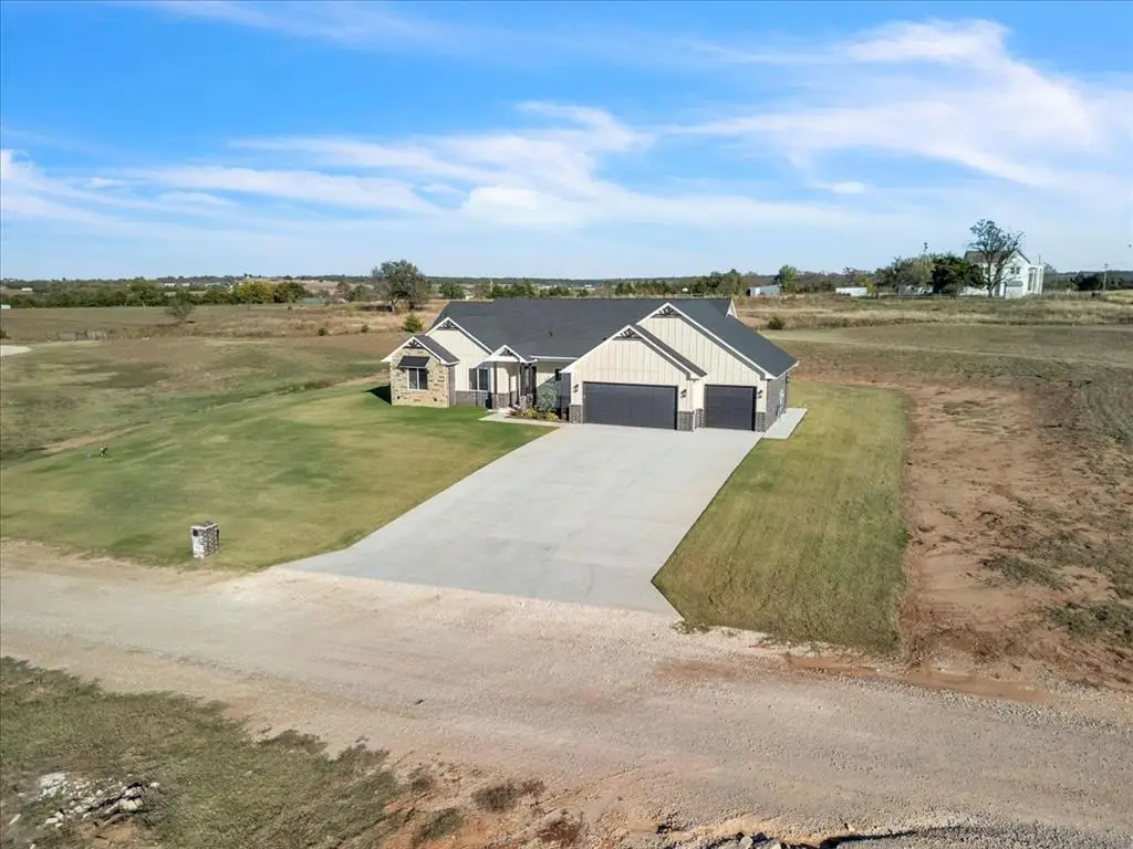 900 Meadow Park #29 Road, Guthrie, OK 73044 - Image #1