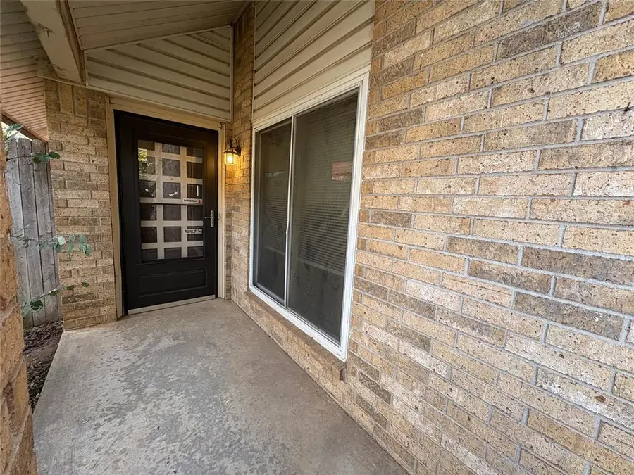 7914 Harvest Hills Road, Oklahoma City, OK 73132 - Image #2