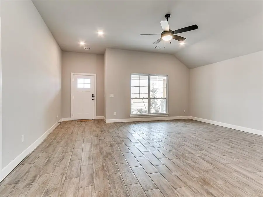 14213 Giverny Avenue, Yukon, OK 73099 - Image #3