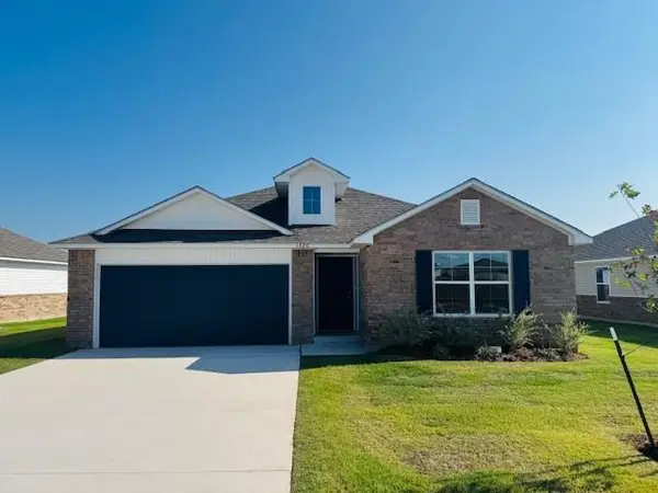 1220 E Ruger Lane, Mustang, OK 73064