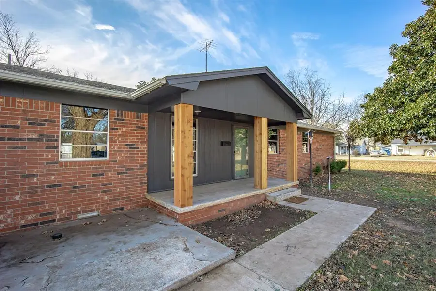 107 W Quapaw Street, Lindsay, OK 73052 - Image #2