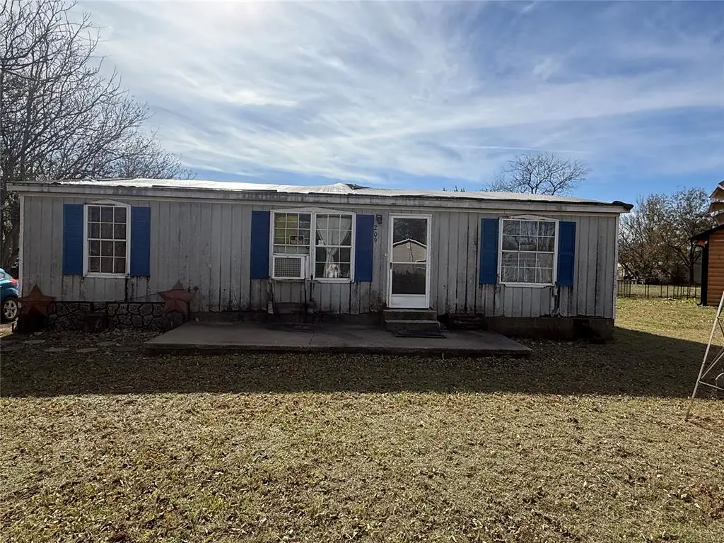 209 E 1st Street, Davenport, OK 74026 - Image #1