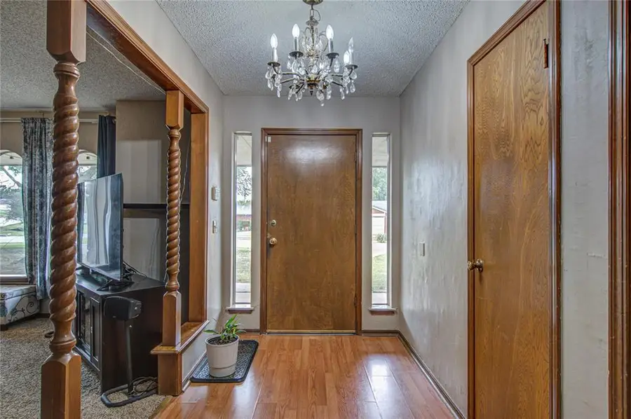 8036 Willow Creek Boulevard, Oklahoma City, OK 73162 - Image #2