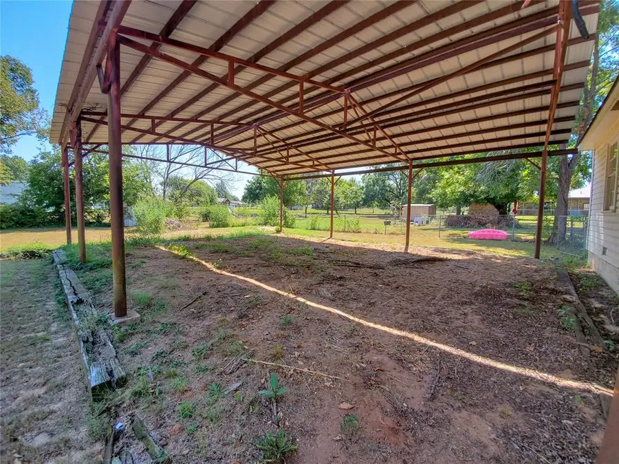 1011 N Rangeline Street, Tecumseh, OK 74873 - Image #2