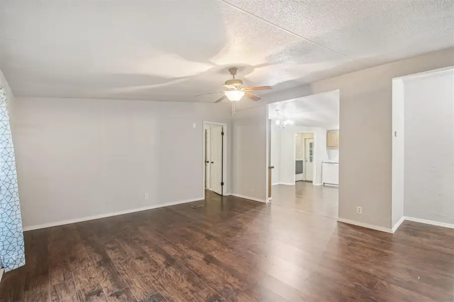 12900 Raymond King Drive, Moore, OK 73165 - Image #2