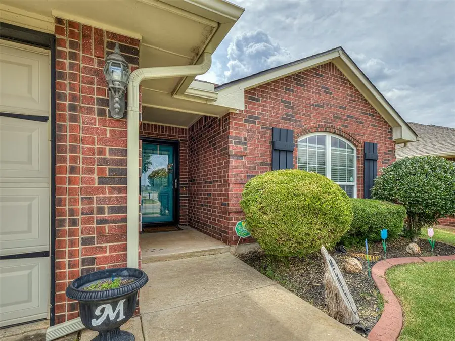 21919 Pleasant Ridge Road, Edmond, OK 73012 - Image #2