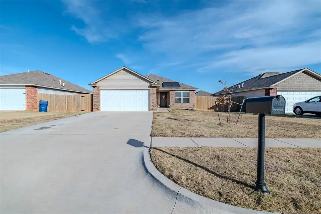 1112 S Appaloosa Lane, Mustang, OK 73064 - Image #1