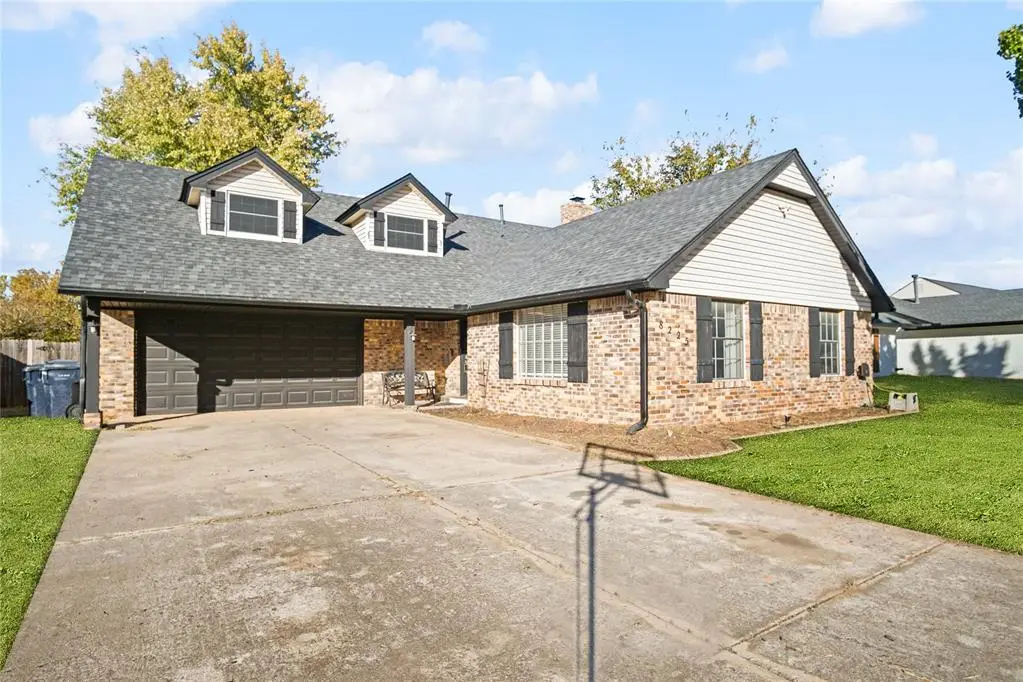 8225 Willow Creek Boulevard, Oklahoma City, OK 73162 - Image #1