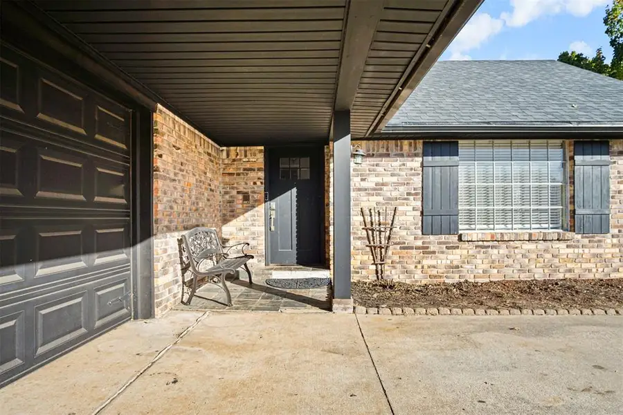 8225 Willow Creek Boulevard, Oklahoma City, OK 73162 - Image #3