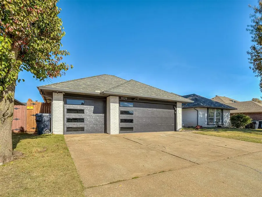 8529 Willow Creek Boulevard, Oklahoma City, OK 73162 - Image #3