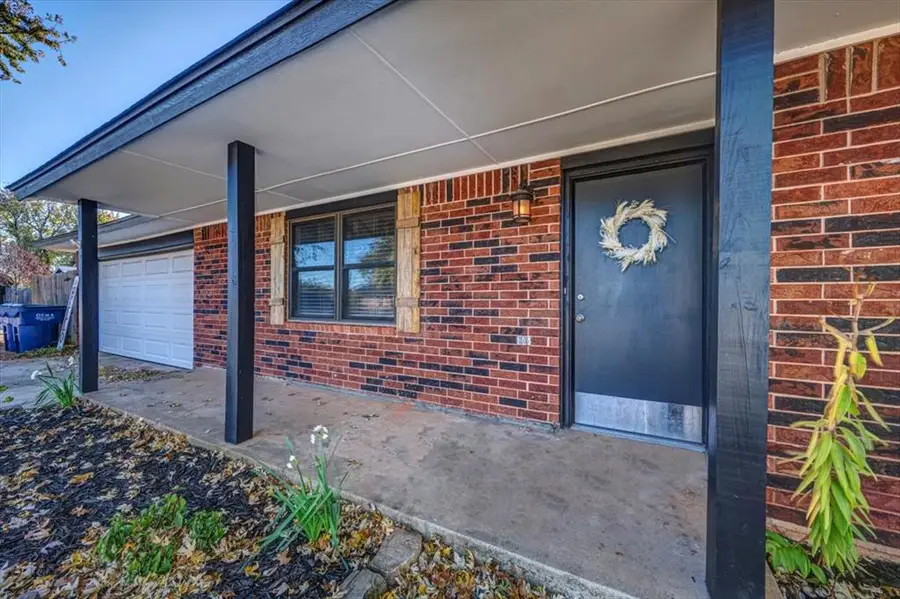 344 W Forest Drive, Mustang, OK 73064 - Image #2