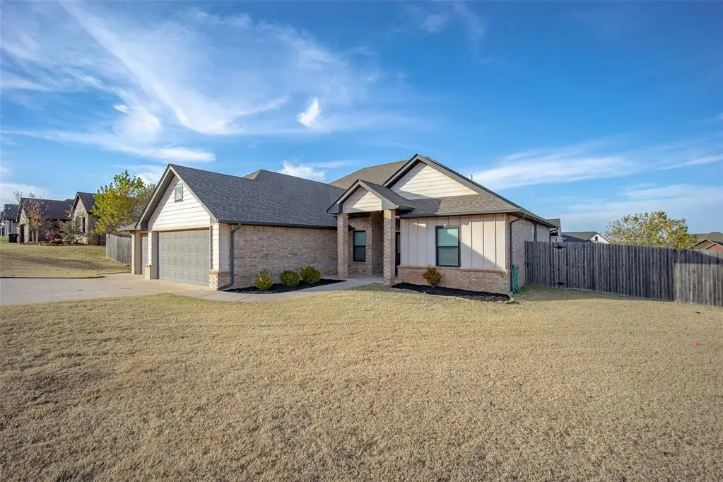 577 Megan Lane, Blanchard, OK 73010 - Image #1