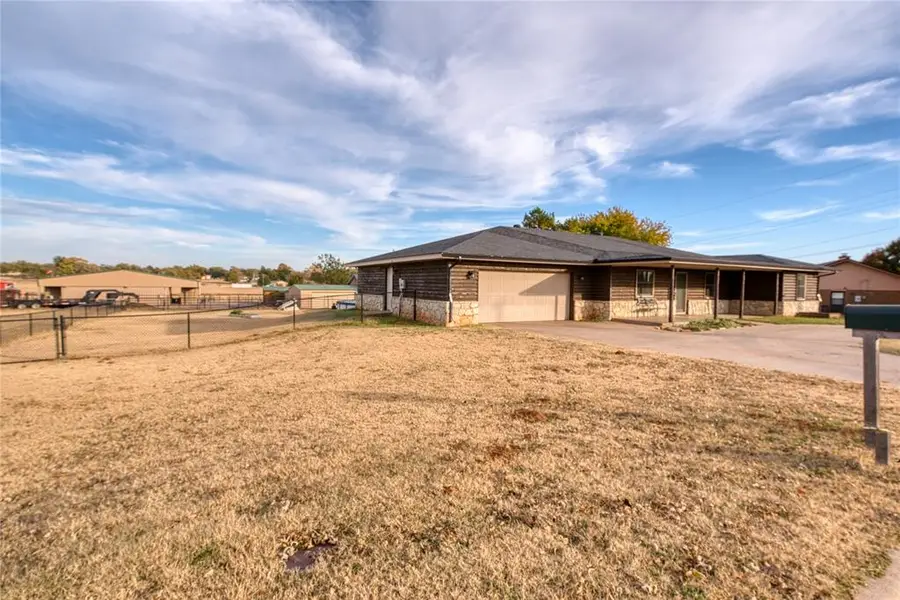 202 N Otis Avenue, Elk City, OK 73644 - Image #2