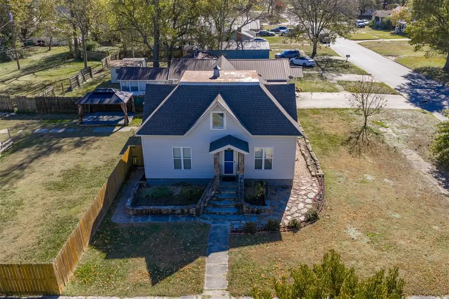 202 S 7th Street, Okemah, OK 74859 - #2