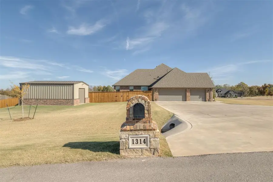 1314 Glenwood Drive, Tuttle, OK 73089 - Image #2