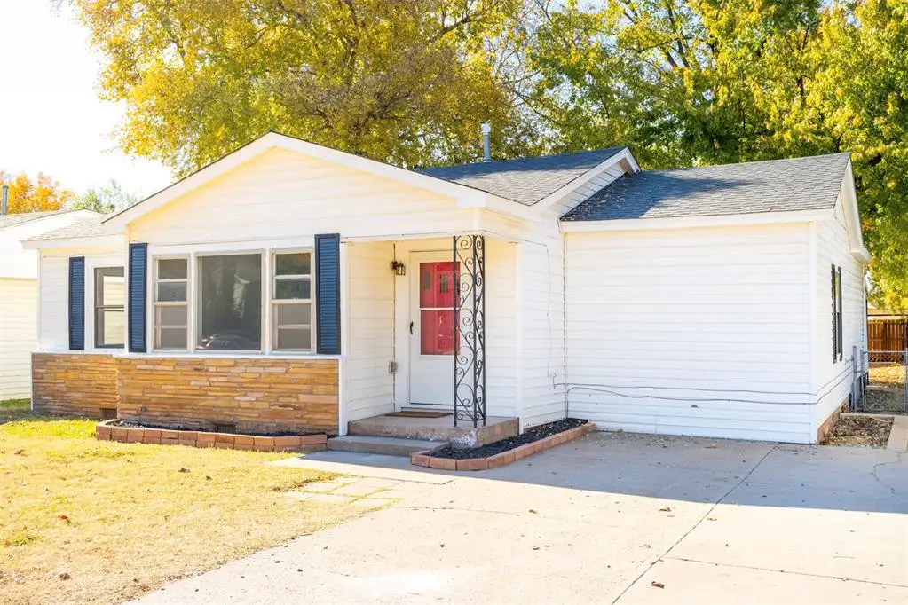 155 Blackburn Boulevard, Elk City, OK 73644 - Image #1