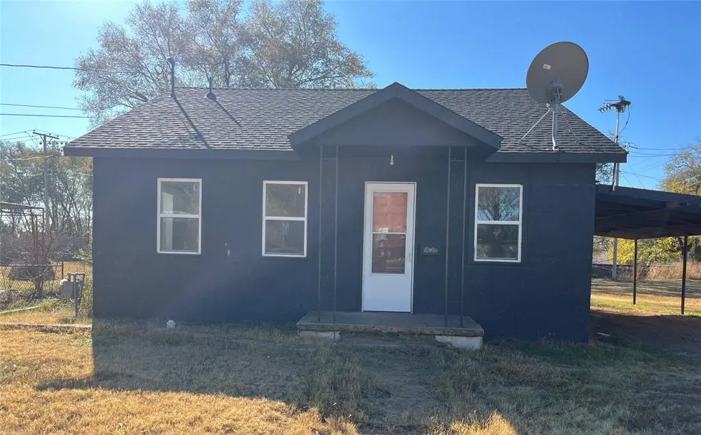 404 E Poplar Avenue, Sayre, OK 73662 - Image #1