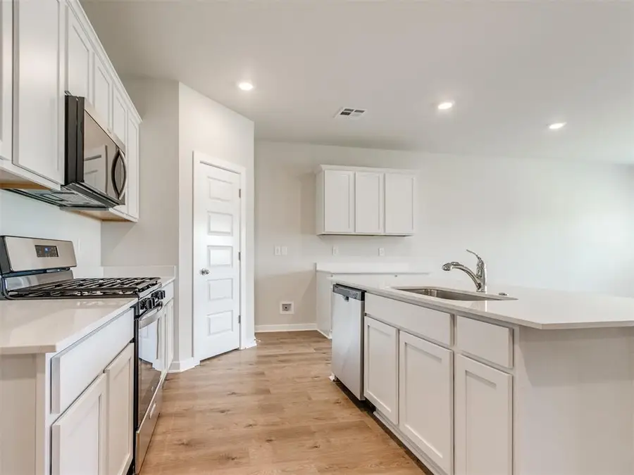 10321 NW 28th Terrace, Yukon, OK 73099 - Image #3