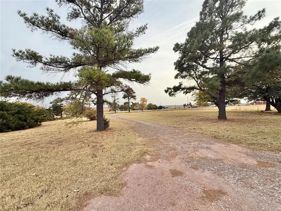 15885 S 2056 Road, Altus, OK 73521 - Image #3