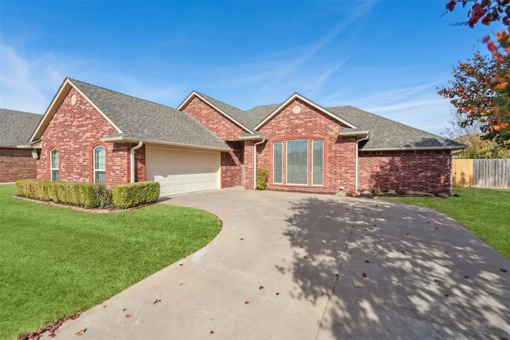 2129 W Mallard Drive, Duncan, OK 73533 - Image #1