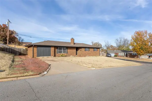 921 E Huber Avenue, Weatherford, OK 73096