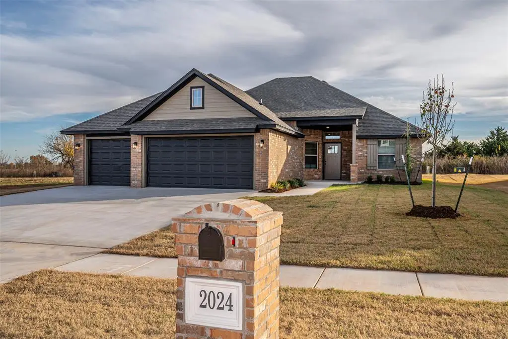 2024 W Crossbow Way, Mustang, OK 73064 - Image #1