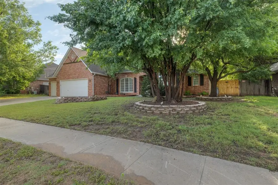 2824 N Ashecroft Drive, Edmond, OK 73034 - Image #2
