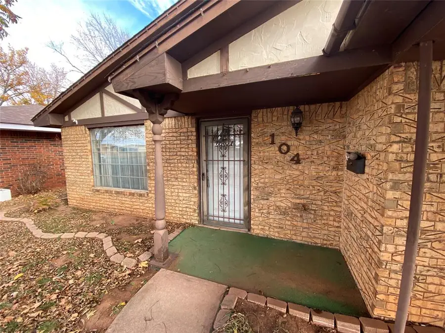 104 Brian Road, Elk City, OK 73644 - Image #2