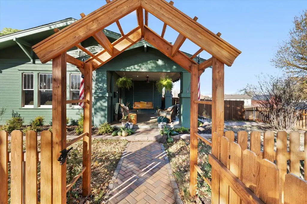 624 E Mansur Avenue, Guthrie, OK 73044 - Image #1