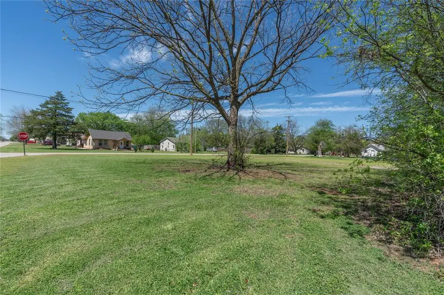 410 W Comanche Street, Lindsay, OK 73052 - Image #3