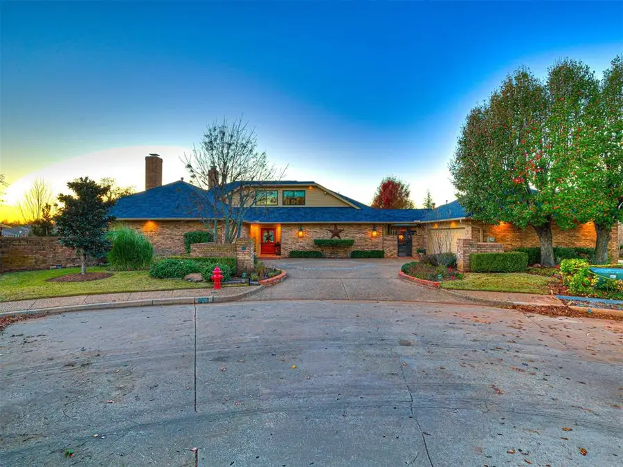650 E Oak Place, Edmond, OK 73025 - Image #2