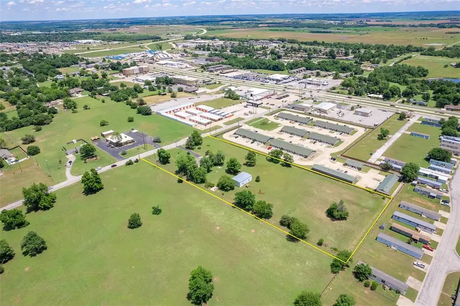 523 W Country Club Road, Chickasha, OK 73018 - Image #3